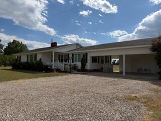 736 Core Road, Dunn, NC 28334
