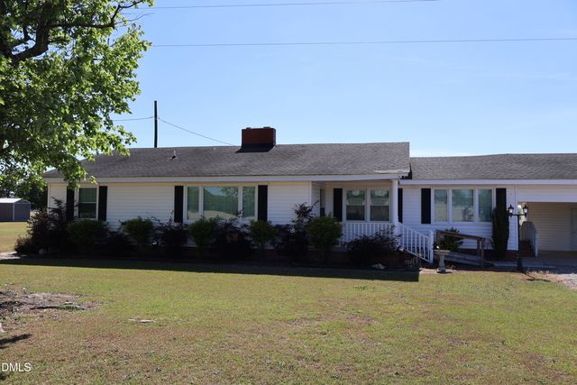 736 Core Road, Dunn, NC 28334