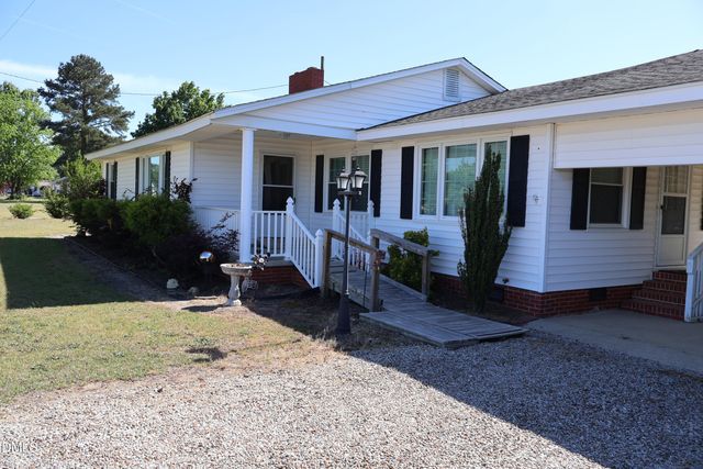 736 Core Road, Dunn, NC 28334