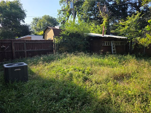 2216 Daisy Lane, Fort Worth, TX 76111