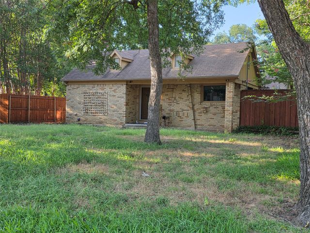 2216 Daisy Lane, Fort Worth, TX 76111