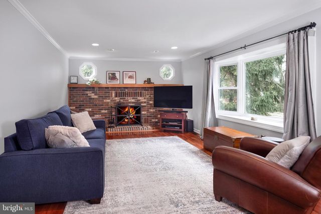 6 GREENFIELD DR N, Princeton Junction, NJ 08550
