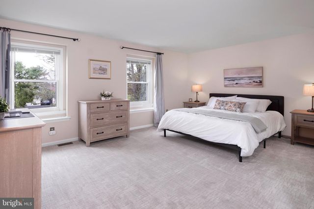 6 GREENFIELD DR N, Princeton Junction, NJ 08550