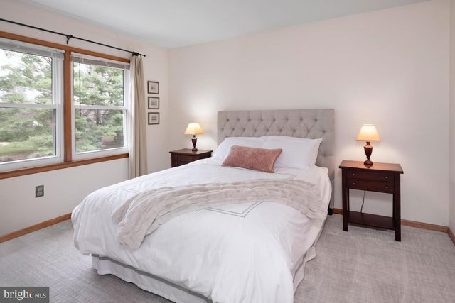 6 GREENFIELD DR N, Princeton Junction, NJ 08550