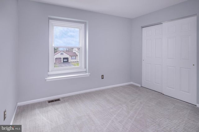 6 GREENFIELD DR N, Princeton Junction, NJ 08550
