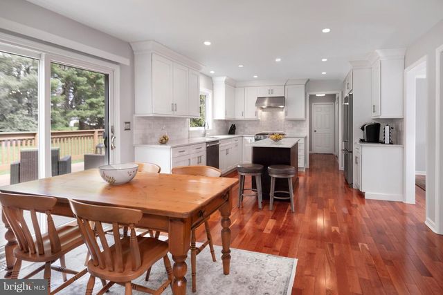 6 GREENFIELD DR N, Princeton Junction, NJ 08550