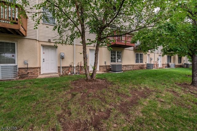 24 Alerica Ln 24, Franklin Twp., NJ 08873
