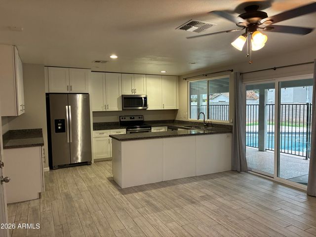 6713 W CAROL Avenue, Peoria, AZ 85345