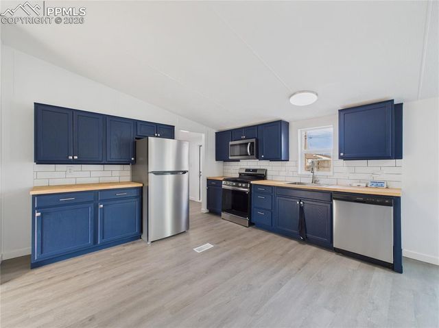 2031 W 11th Street, Pueblo, CO 81003