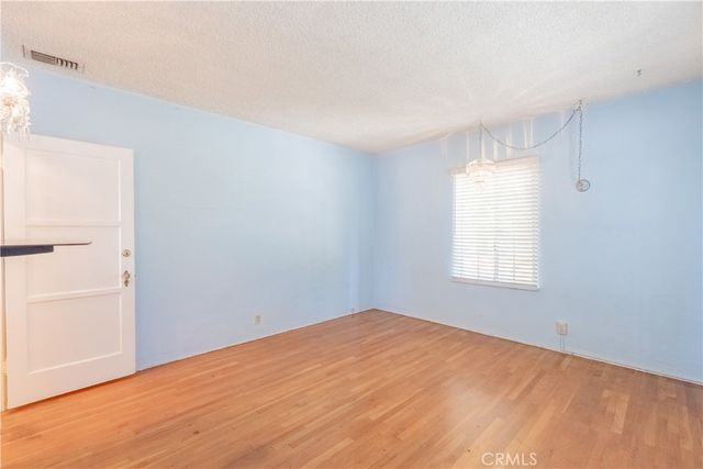 10845 Zelzah, Granada Hills, CA 91344