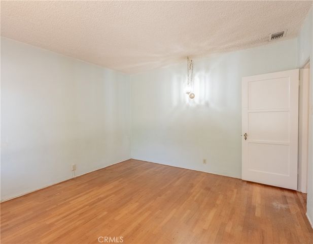 10845 Zelzah, Granada Hills, CA 91344
