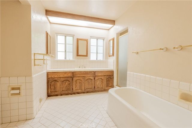 10845 Zelzah, Granada Hills, CA 91344