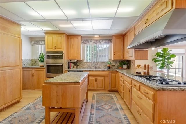 10845 Zelzah, Granada Hills, CA 91344