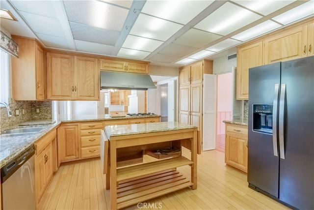 10845 Zelzah, Granada Hills, CA 91344