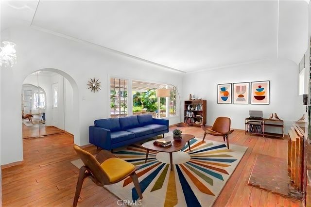 10845 Zelzah, Granada Hills, CA 91344