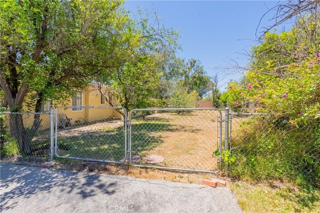 10845 Zelzah, Granada Hills, CA 91344