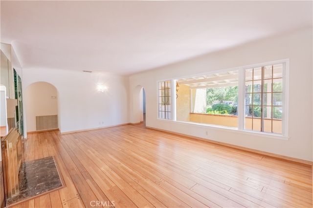 10845 Zelzah, Granada Hills, CA 91344