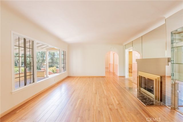 10845 Zelzah, Granada Hills, CA 91344