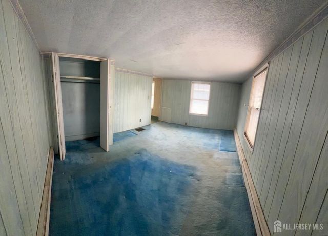 44 Jonn Street, Helmetta, NJ 08828