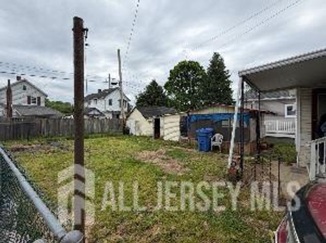 44 Jonn Street, Helmetta, NJ 08828