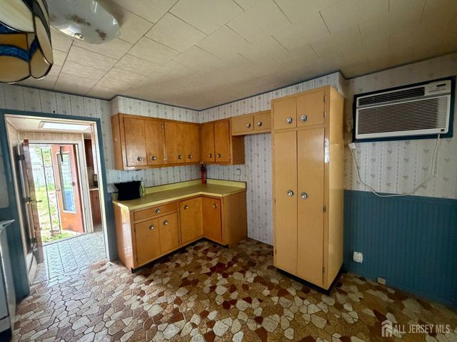 44 Jonn Street, Helmetta, NJ 08828