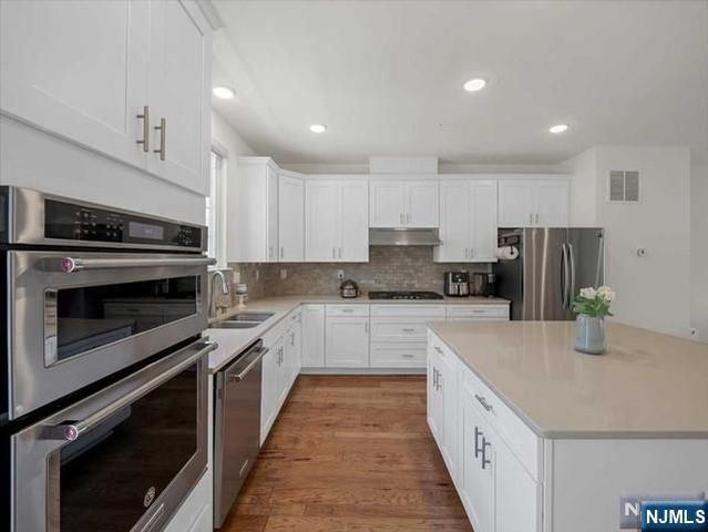 12 Litchfield Lane, Fair Lawn, NJ 07410