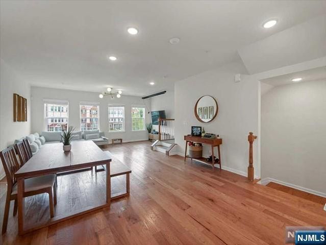 12 Litchfield Lane, Fair Lawn, NJ 07410