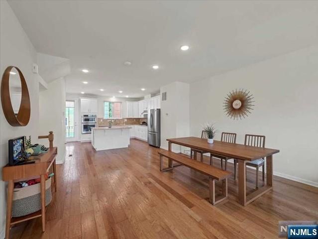 12 Litchfield Lane, Fair Lawn, NJ 07410