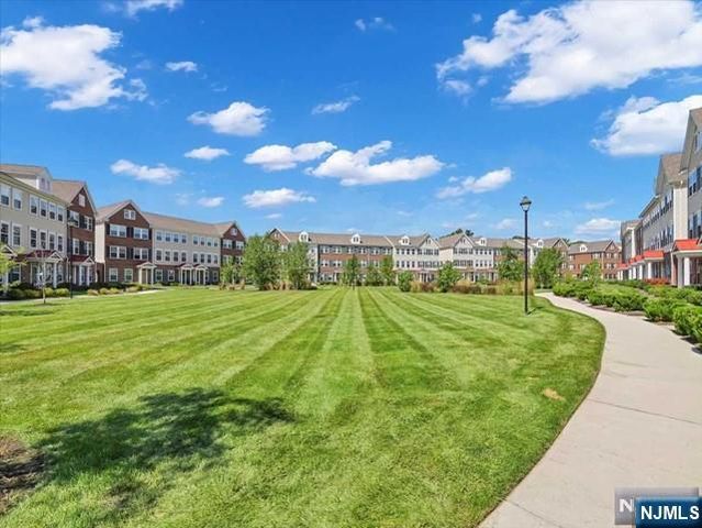 12 Litchfield Lane, Fair Lawn, NJ 07410
