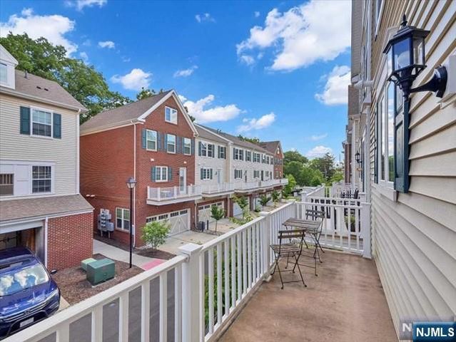 12 Litchfield Lane, Fair Lawn, NJ 07410