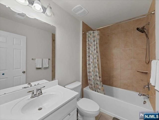 12 Litchfield Lane, Fair Lawn, NJ 07410