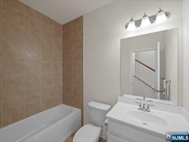 12 Litchfield Lane, Fair Lawn, NJ 07410