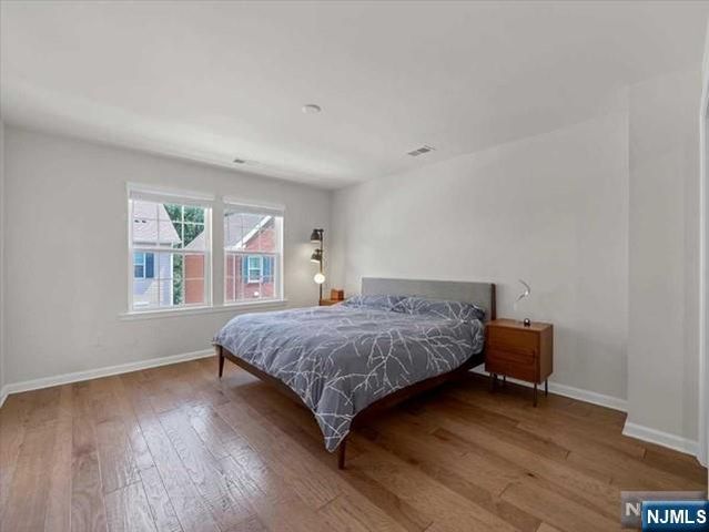 12 Litchfield Lane, Fair Lawn, NJ 07410