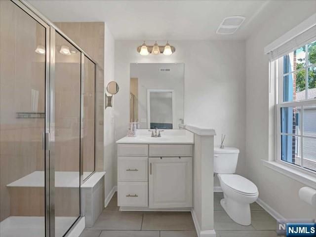 12 Litchfield Lane, Fair Lawn, NJ 07410