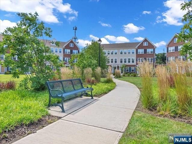 12 Litchfield Lane, Fair Lawn, NJ 07410