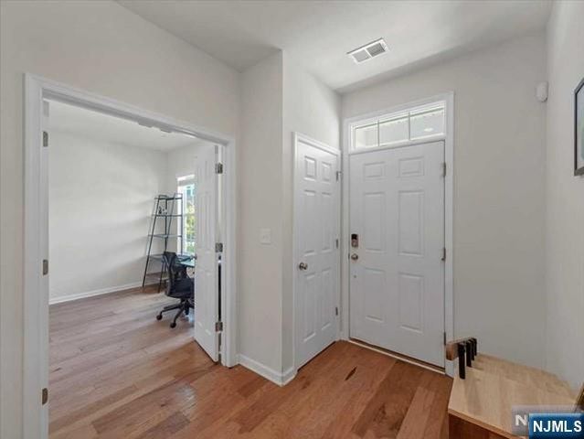 12 Litchfield Lane, Fair Lawn, NJ 07410