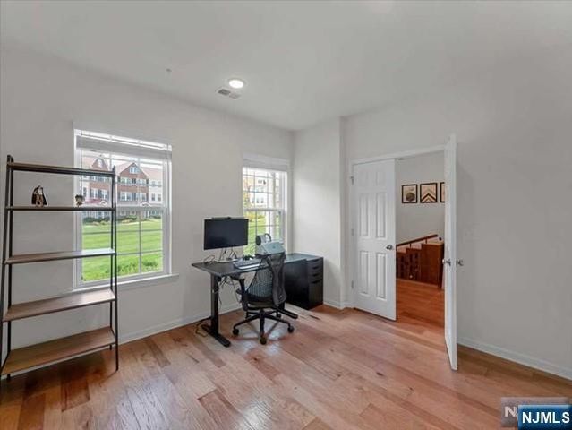 12 Litchfield Lane, Fair Lawn, NJ 07410