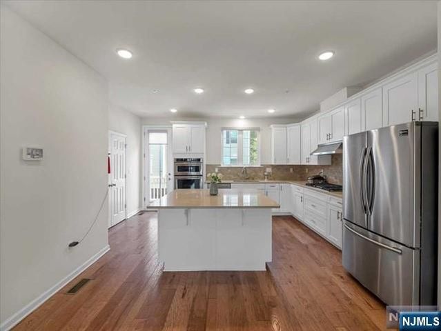 12 Litchfield Lane, Fair Lawn, NJ 07410