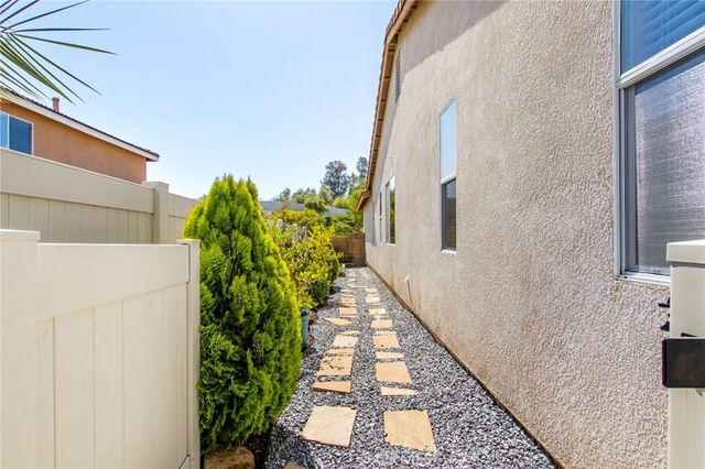 35554 Yellowstone, Winchester, CA 92596