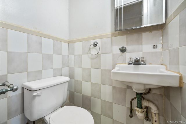 1537 144th Street, Whitestone, NY 11357