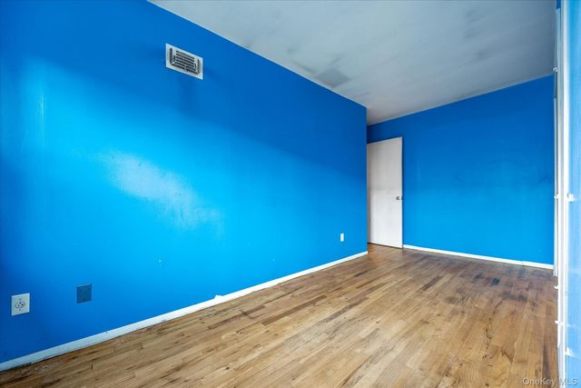 1537 144th Street, Whitestone, NY 11357