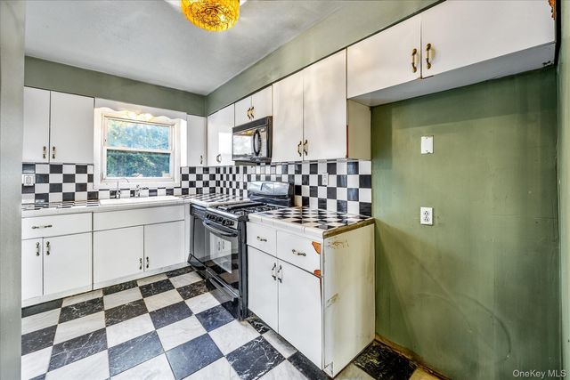 1537 144th Street, Whitestone, NY 11357