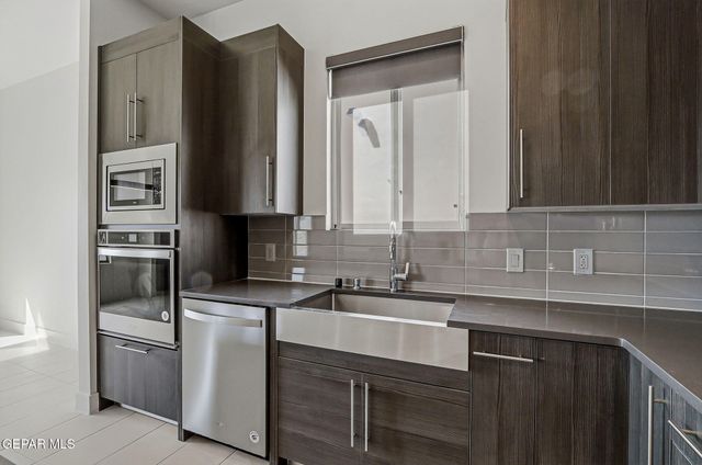 7372 MULE TEAM Drive, El Paso, TX 79911