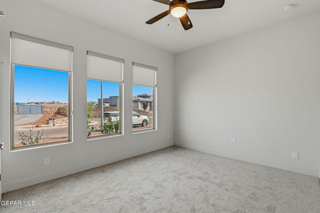 7372 MULE TEAM Drive, El Paso, TX 79911