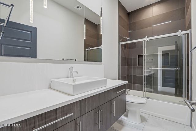 7372 MULE TEAM Drive, El Paso, TX 79911