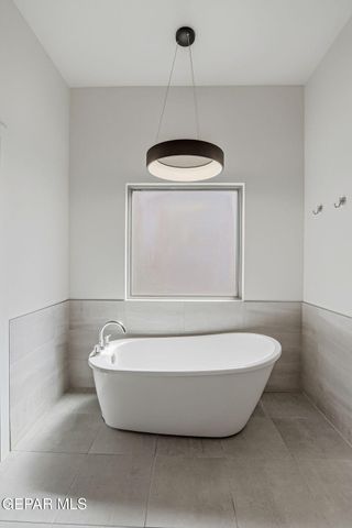 7372 MULE TEAM Drive, El Paso, TX 79911