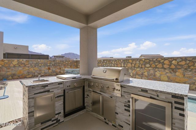 7372 MULE TEAM Drive, El Paso, TX 79911