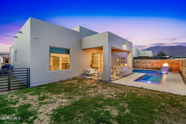 7372 MULE TEAM Drive, El Paso, TX 79911