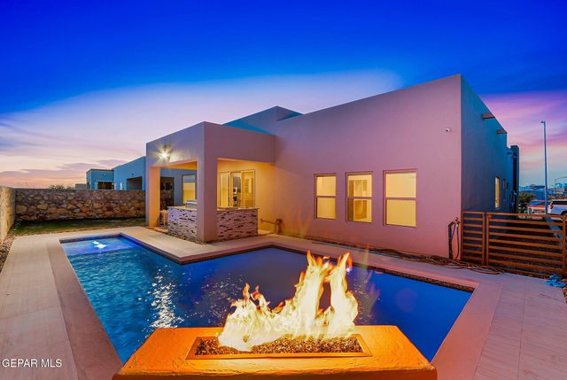 7372 MULE TEAM Drive, El Paso, TX 79911