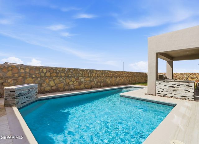 7372 MULE TEAM Drive, El Paso, TX 79911